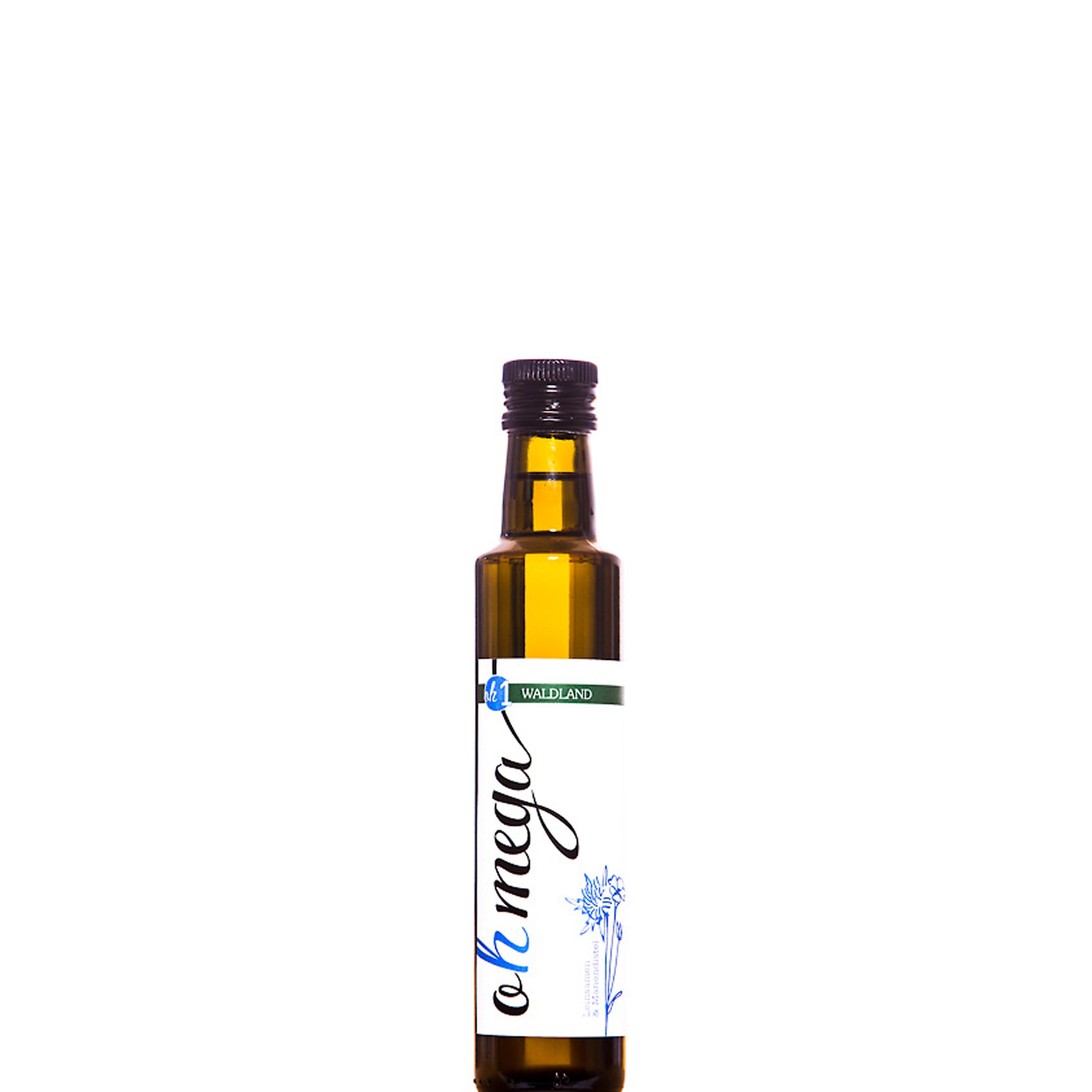 Dunkle Glasflasche befuellt mit kaltgepresstem Ohmega Oel. Die Oelmischung besteht aus Mariendistel Oel und Leinsamen Oel. Auf der Flasche befindet sich ein Produktetikett.
